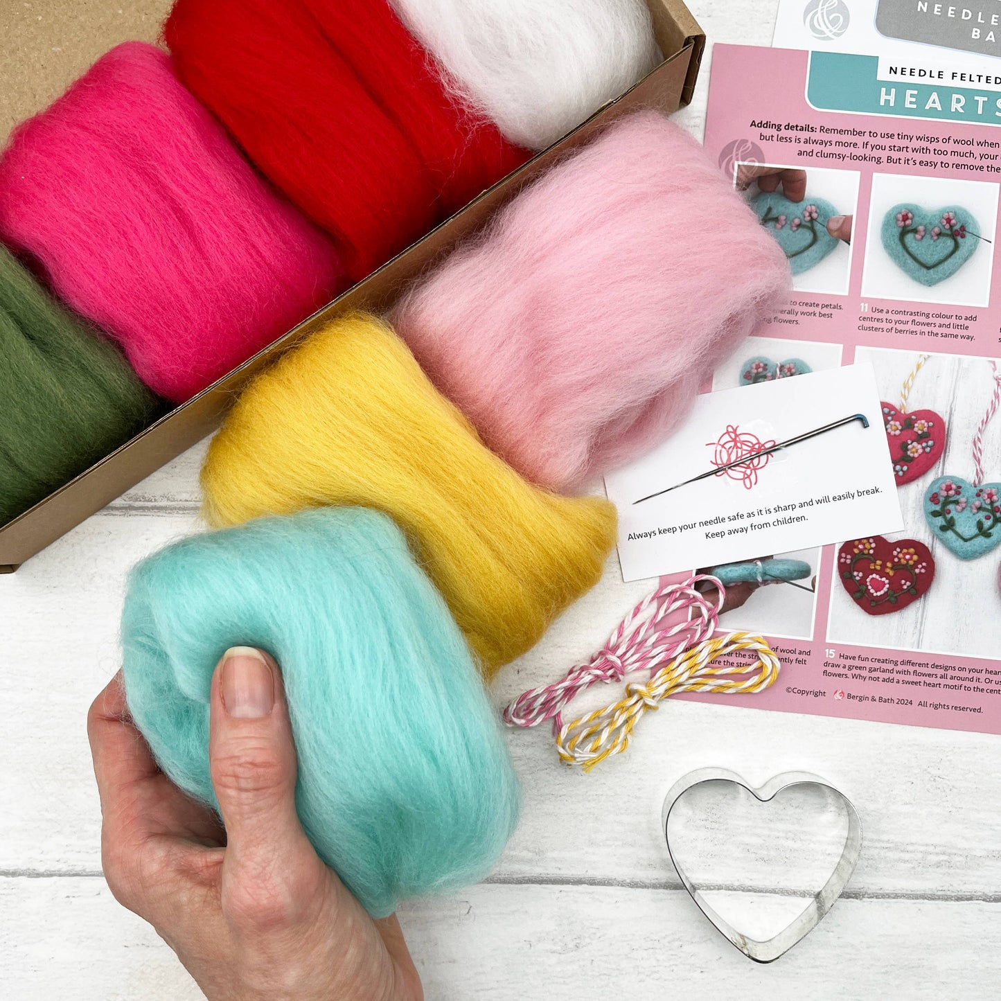 Bergin & Bath Needle Felting Kit: Heart Decorations