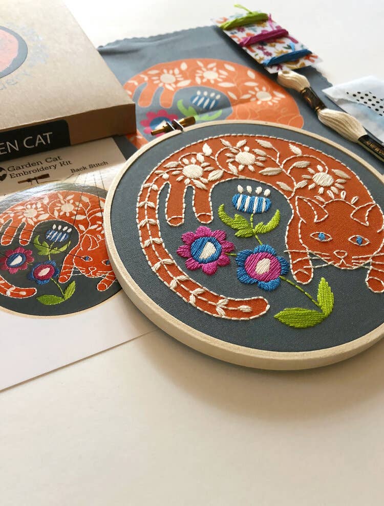 Rikrack Garden Cat Embroidery Kit