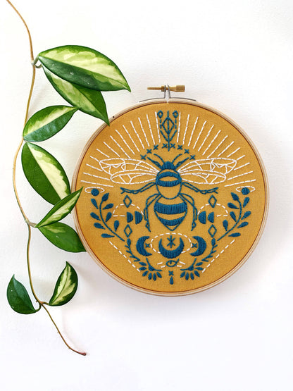 Rikrack Bee Embroidery Kit