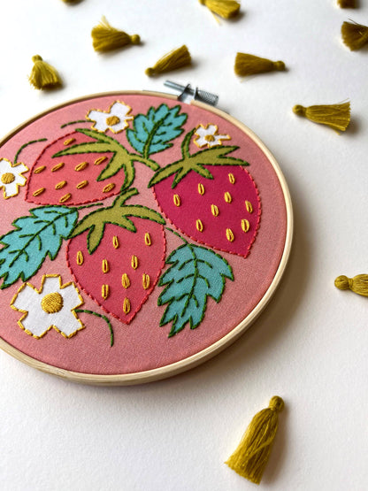 Rikrack Strawberries Embroidery Kit