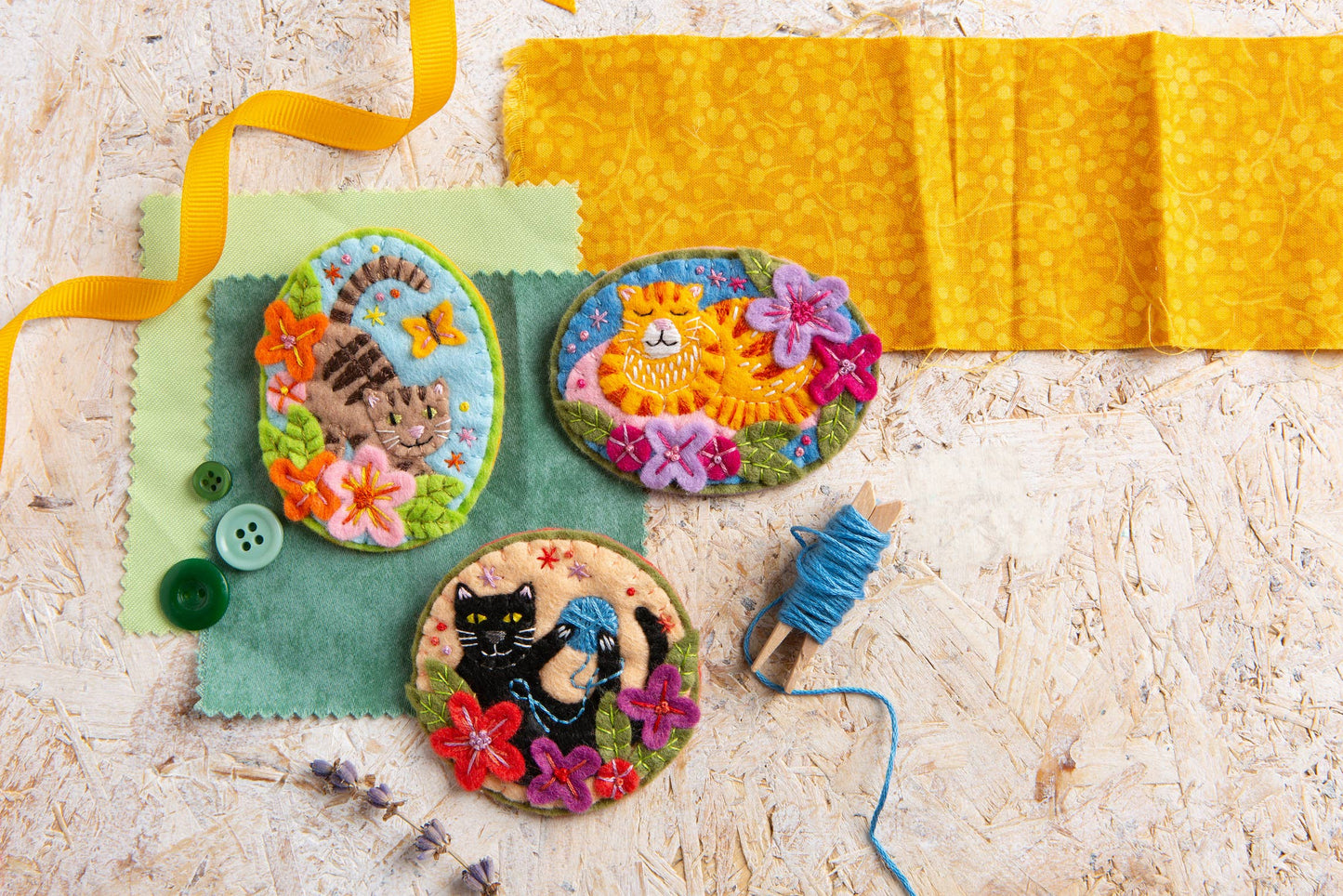 Hawthorn Handmade Black Cat Felt Craft Brooch Kit