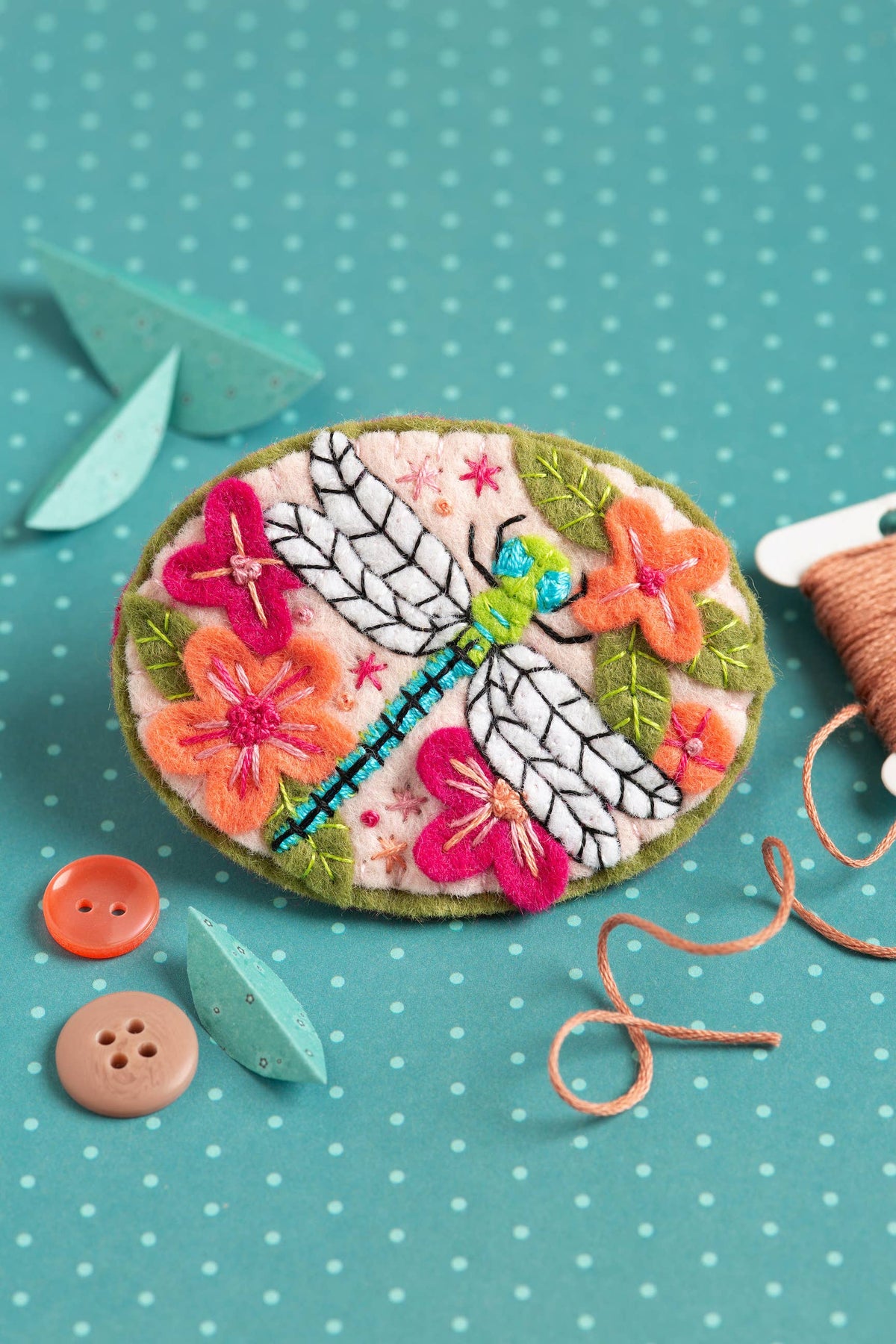 Hawthorn Handmade Dragonfly Felt Craft Brooch Kit