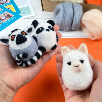 Bergin & Bath Needle Felting Kit: Mini Pets