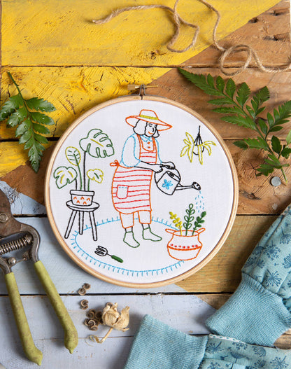 Hawthorn Handmade Wonderful Women Embroidery Kit (Gardening)