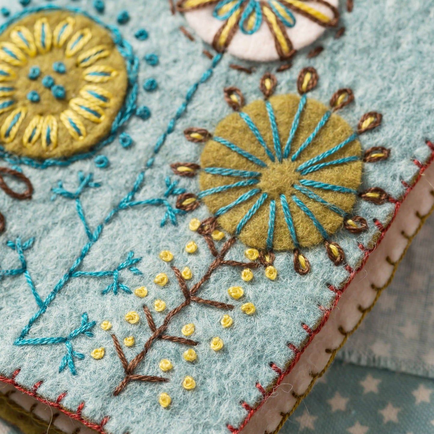 Corinne Lapierre Needle Case Felt Craft Kit