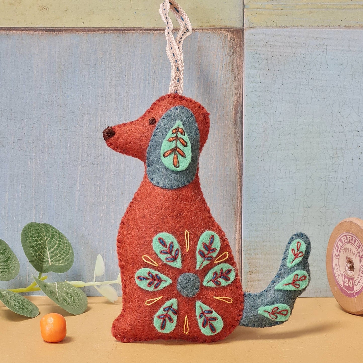 Corinne Lapierre Dog Felt Craft Mini Kit