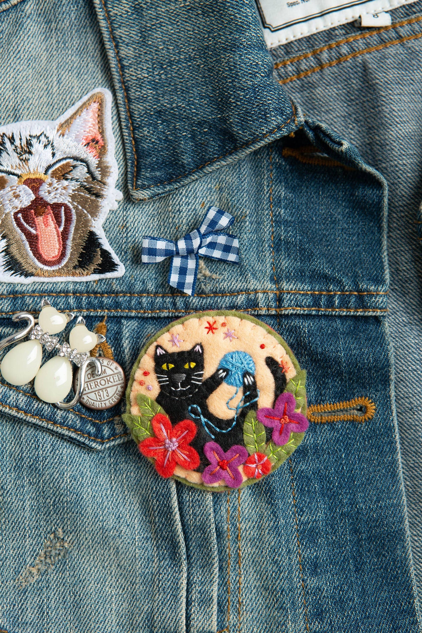 Hawthorn Handmade Black Cat Felt Craft Brooch Kit