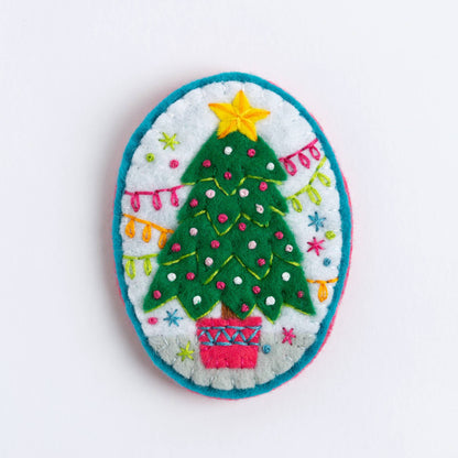Hawthorn Handmade Merry Christmas Felt Craft Brooch Kit