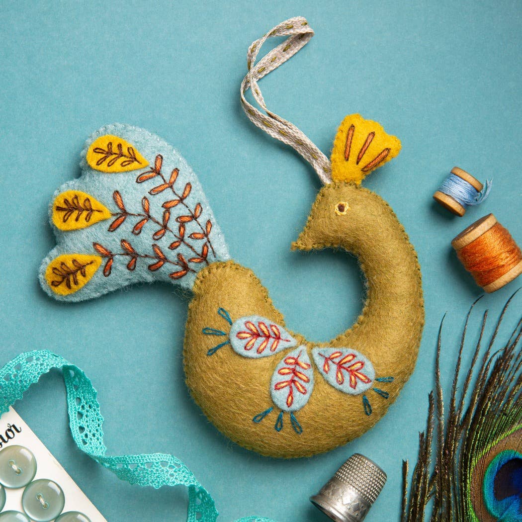 Corinne Lapierre Peacock Felt Craft Mini Kit