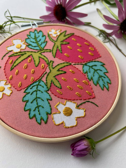 Rikrack Strawberries Embroidery Kit