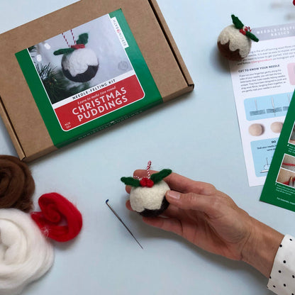 Bergin & Bath Needle Felting Kit: Two Christmas Puddings