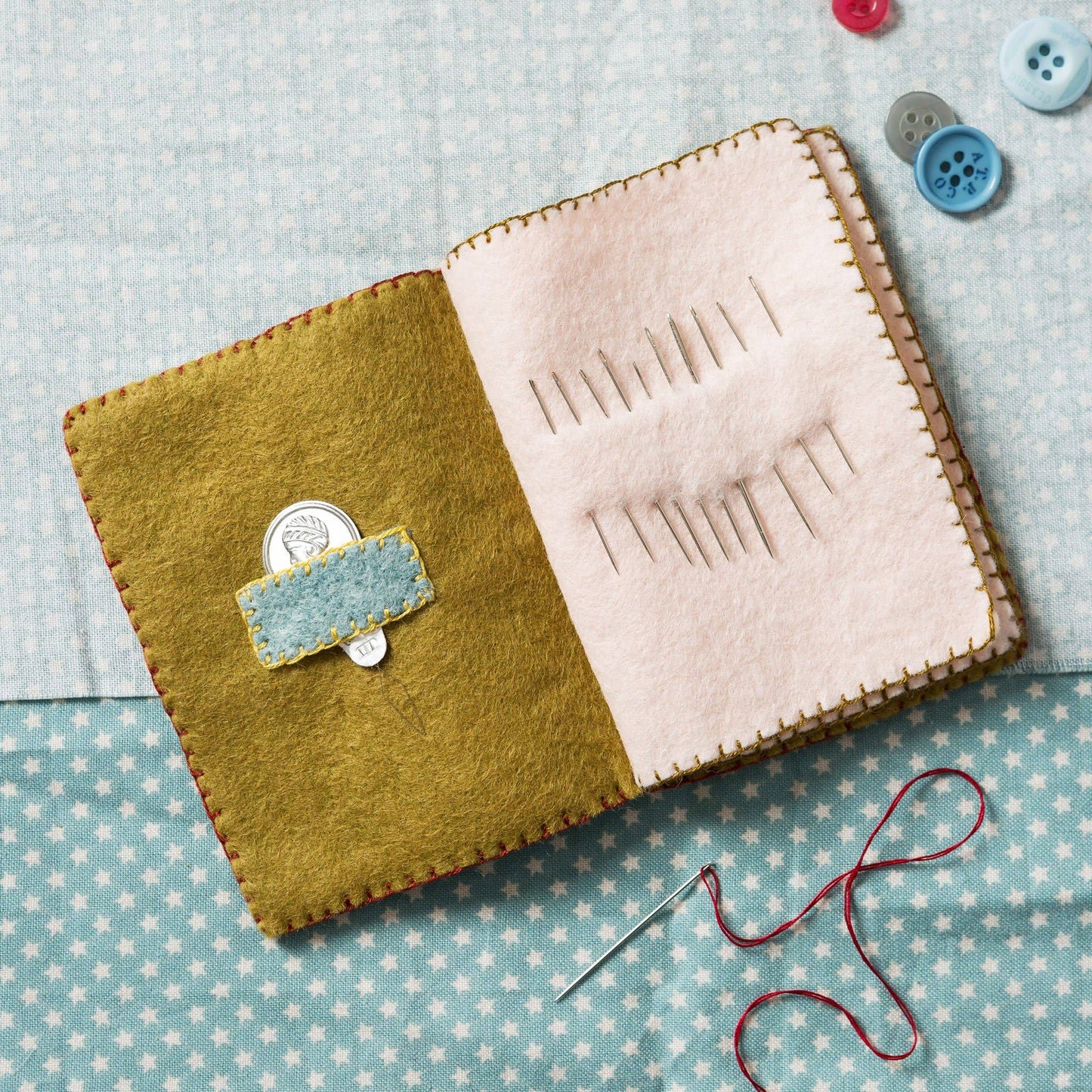 Corinne Lapierre Needle Case Felt Craft Kit